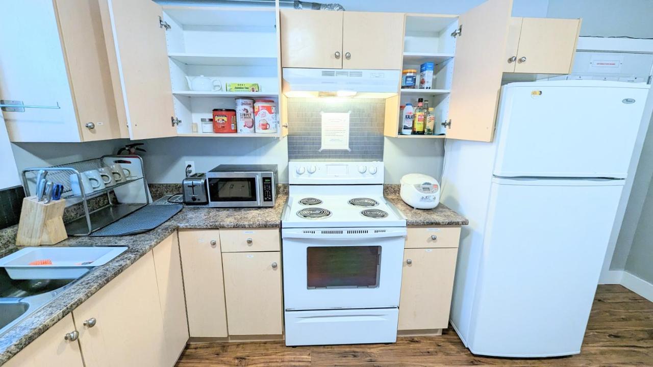 Entire Forest Home Near Nature & Amenities Surrey Extérieur photo